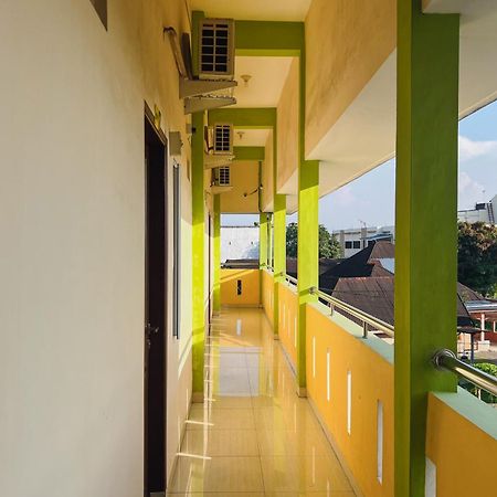 Teratai Residence Mitra Reddoorz Медан Екстериор снимка