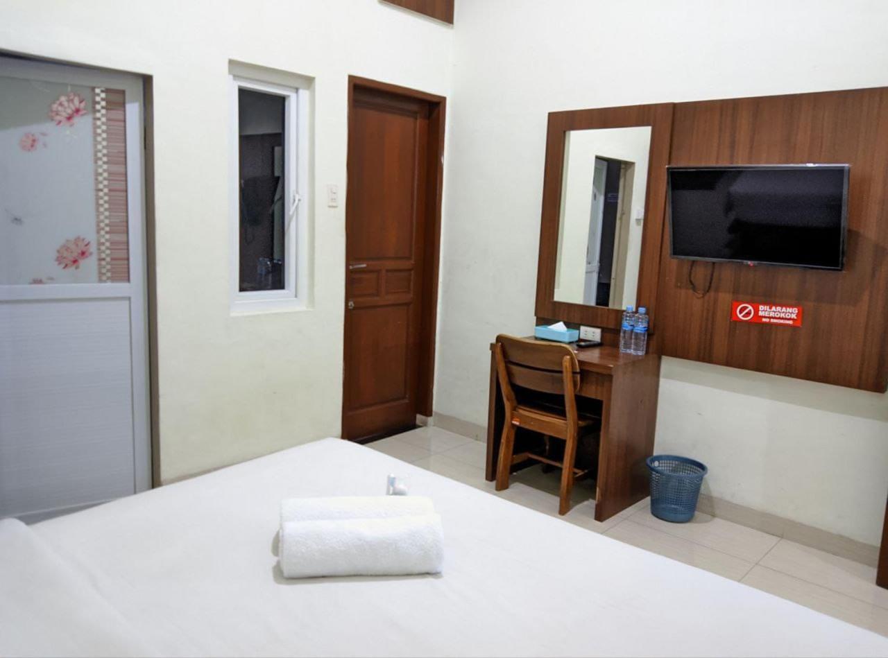 Teratai Residence Mitra Reddoorz Медан Екстериор снимка
