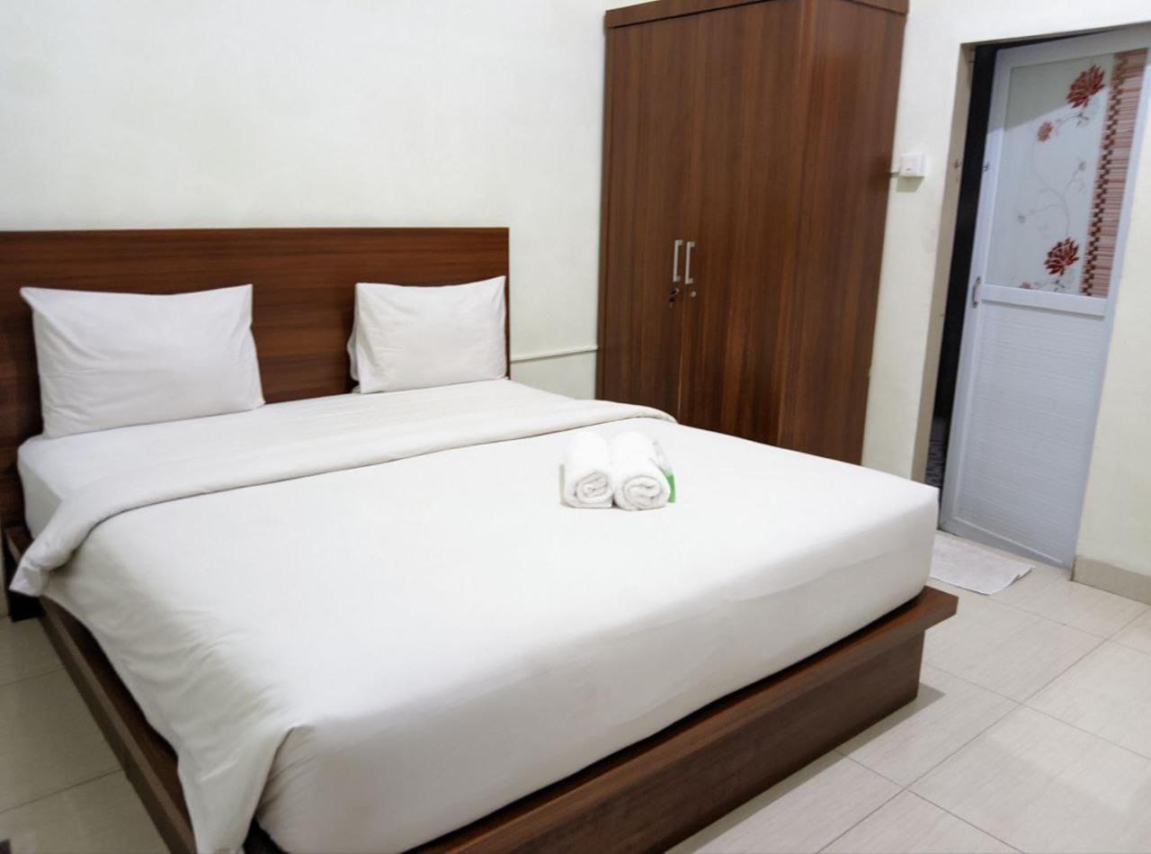 Teratai Residence Mitra Reddoorz Медан Екстериор снимка